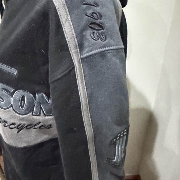 Harley-Davidson Men's Black and Gray Sweatshirt - Picture 11 of 13